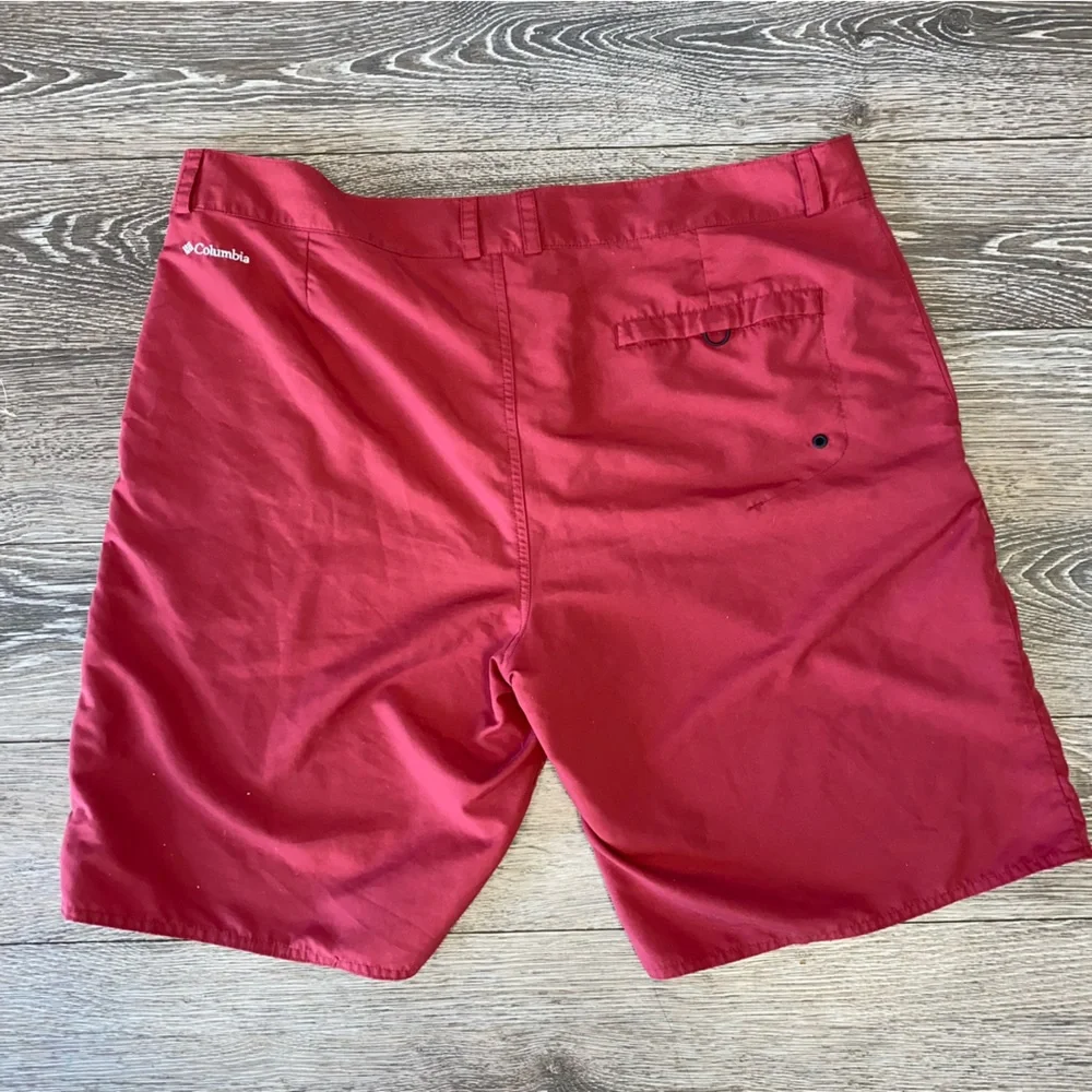 Columbia brick red quick dry shorts 10